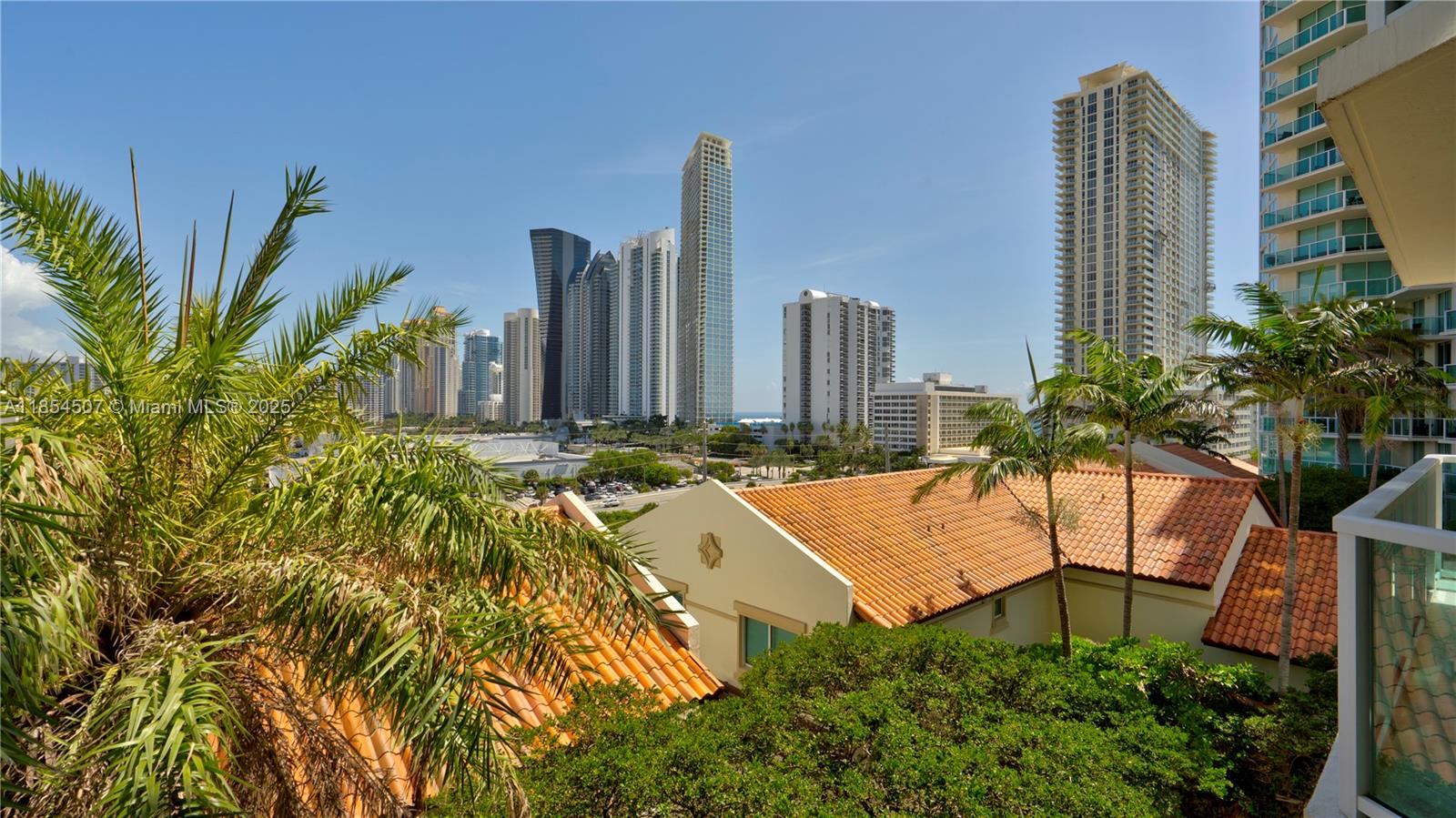 ST TROPEZ ON THE BAY II C - Residential