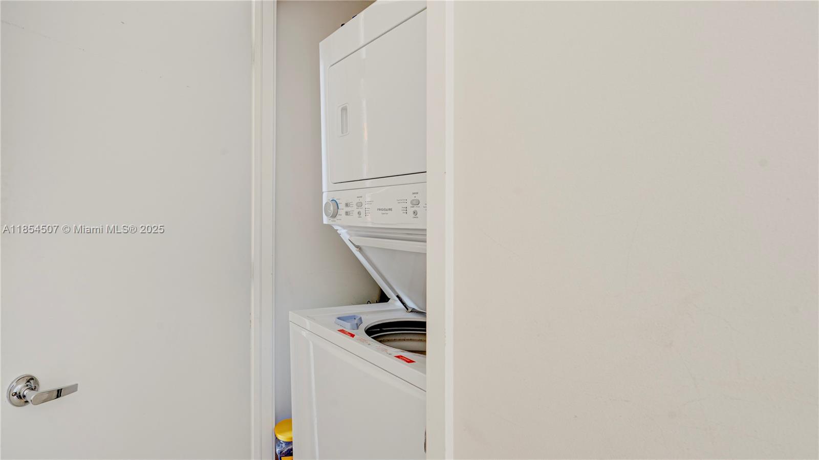 ST TROPEZ ON THE BAY II C - Residential