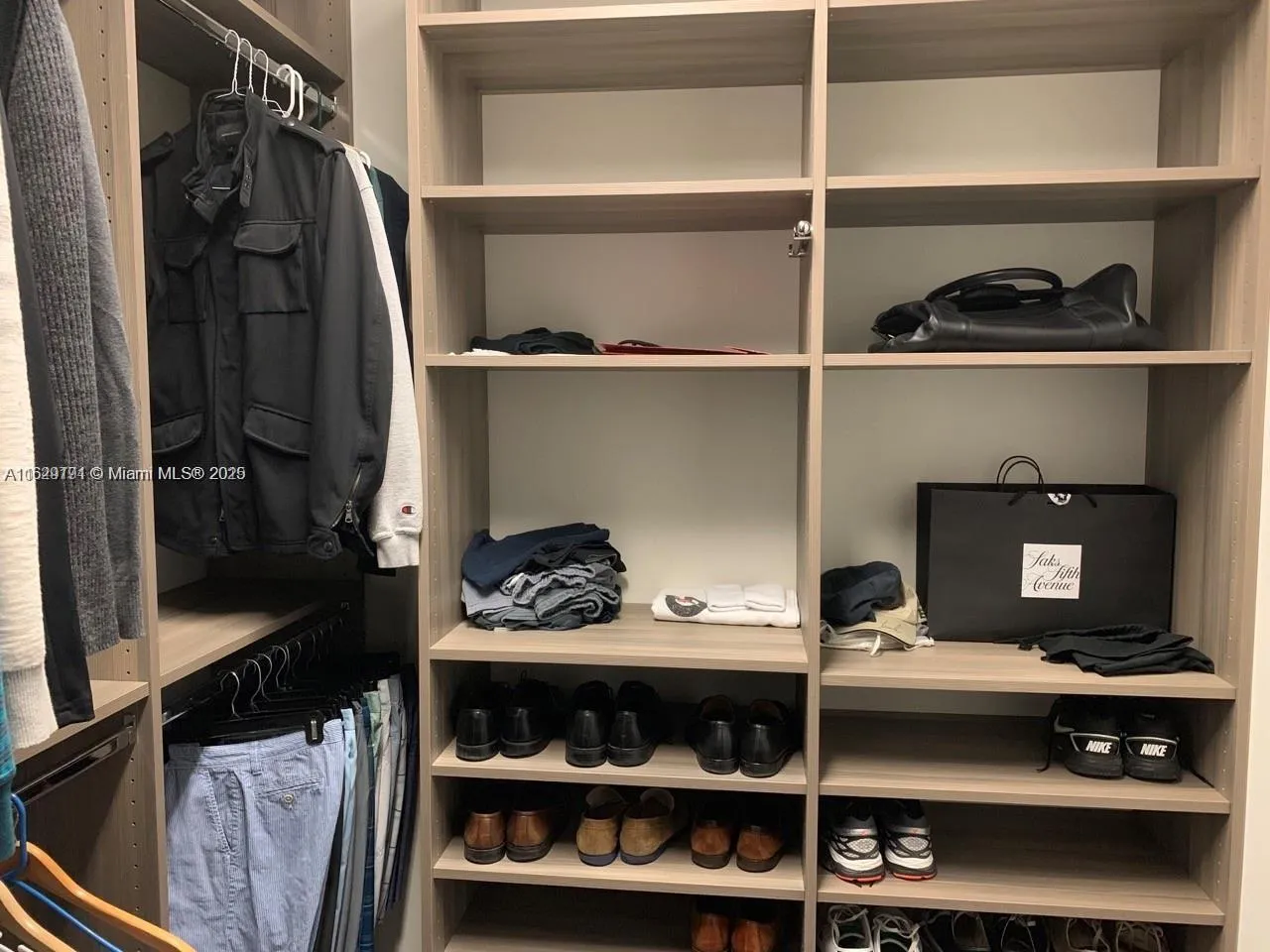 Doral, Florida 33166, United States, 3 Bedrooms Bedrooms, ,4 BathroomsBathrooms,Residential,Active,51076