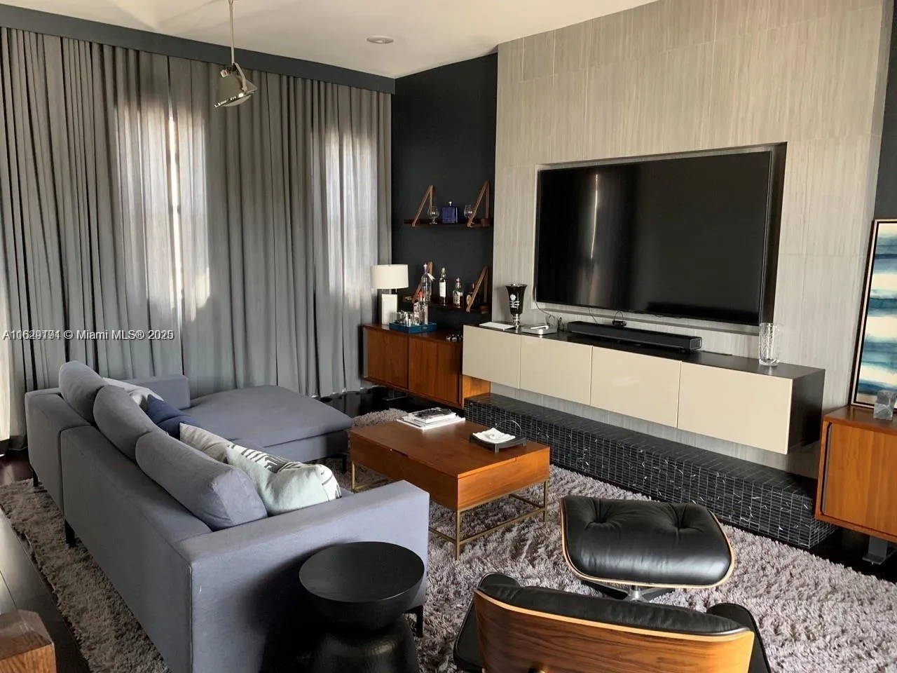 Doral, Florida 33166, United States, 3 Bedrooms Bedrooms, ,4 BathroomsBathrooms,Residential,Active,51076