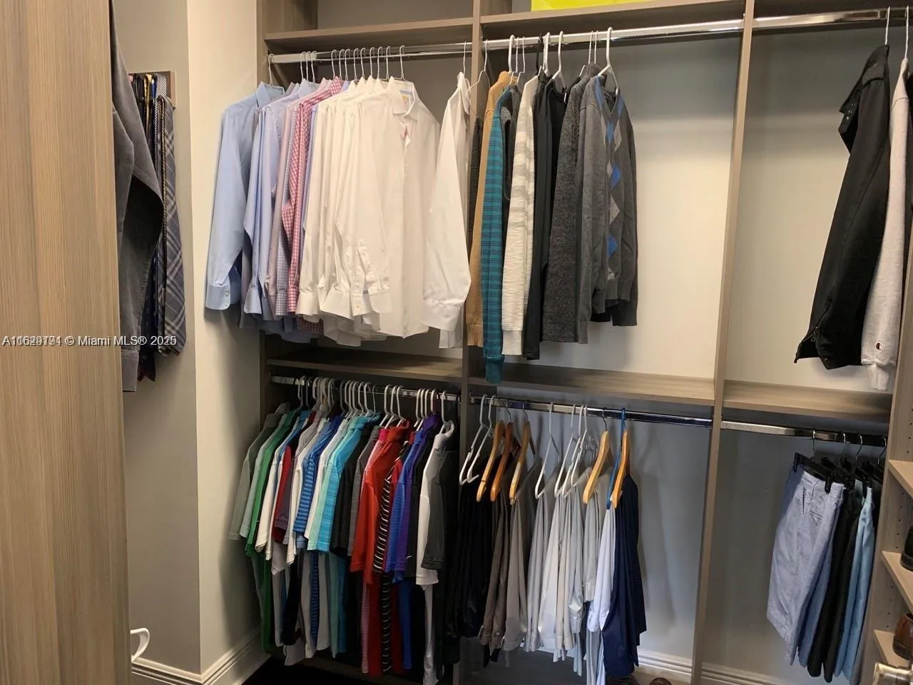 Doral, Florida 33166, United States, 3 Bedrooms Bedrooms, ,4 BathroomsBathrooms,Residential,Active,51076