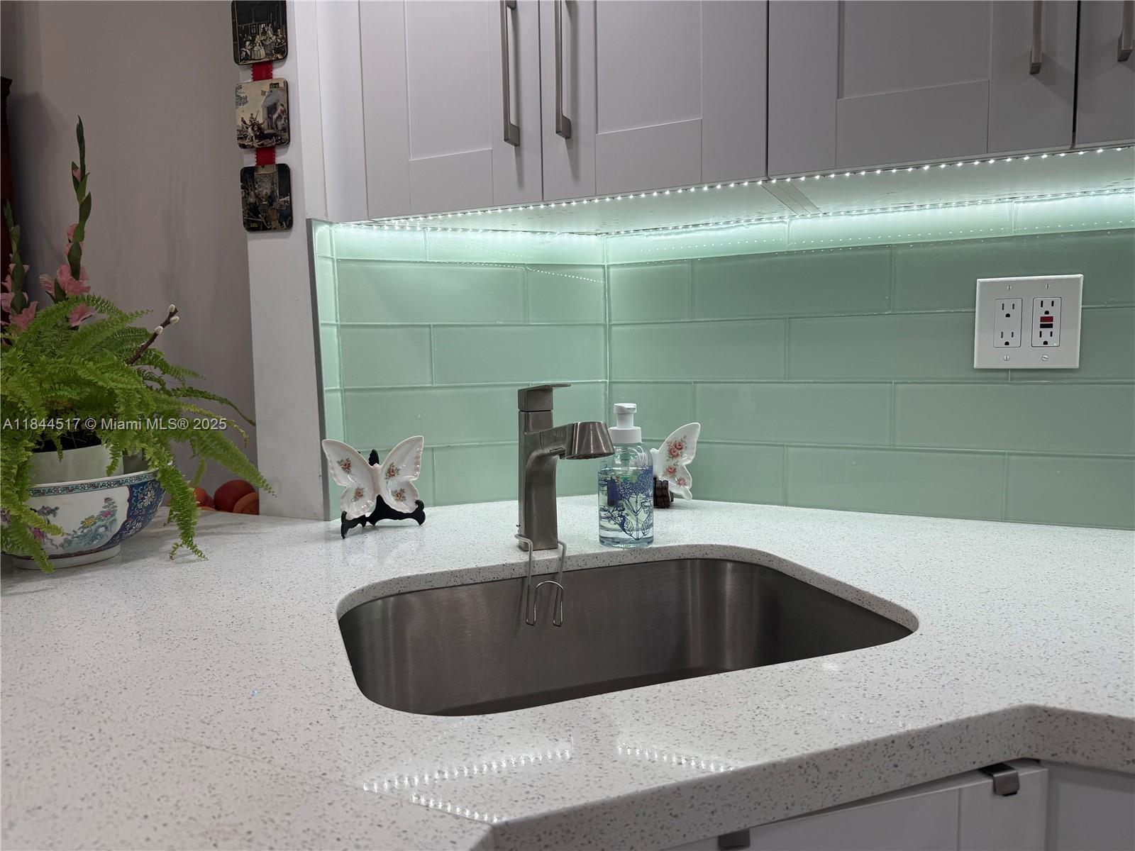 BAYVIEW TOWERS CONDO NORT - Residential