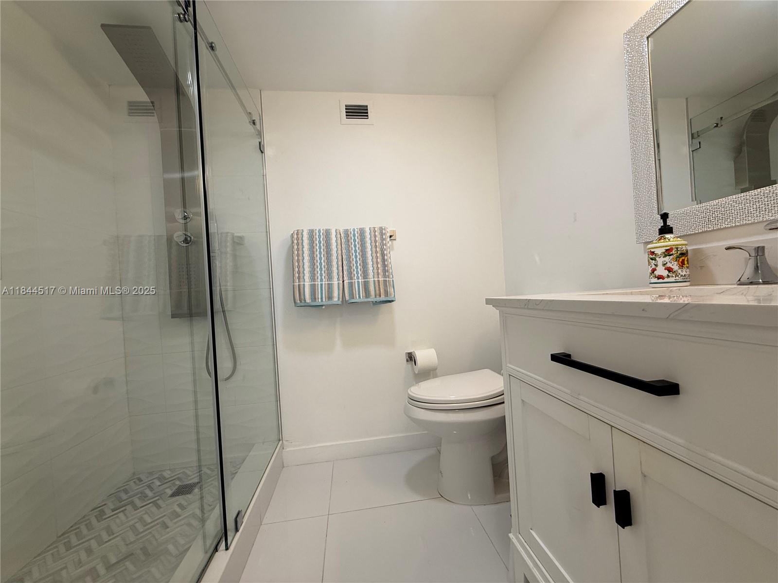 BAYVIEW TOWERS CONDO NORT - Residential