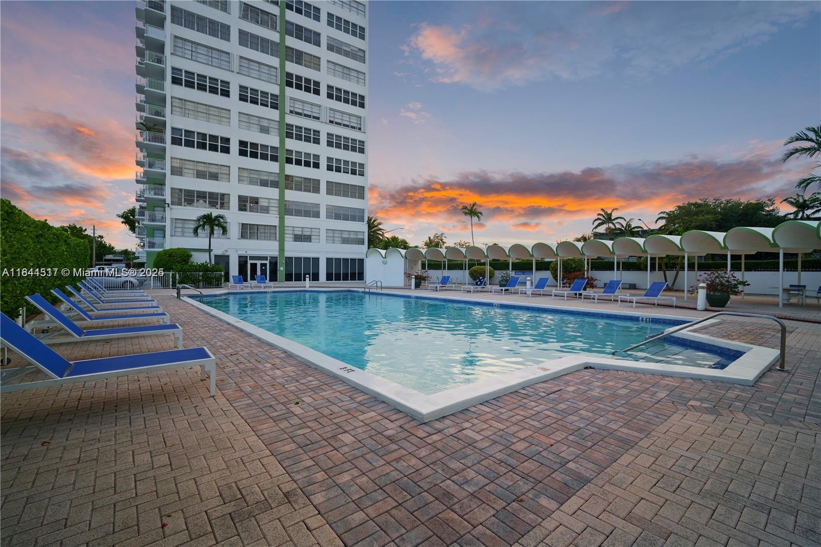 BAYVIEW TOWERS CONDO NORT - Residential