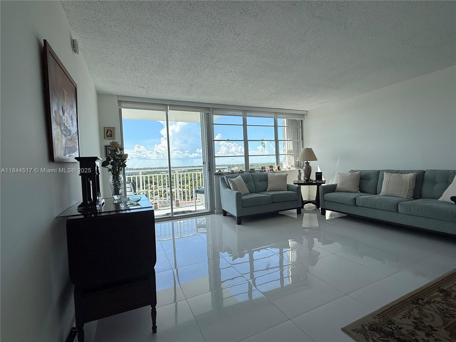 BAYVIEW TOWERS CONDO NORT - Residential