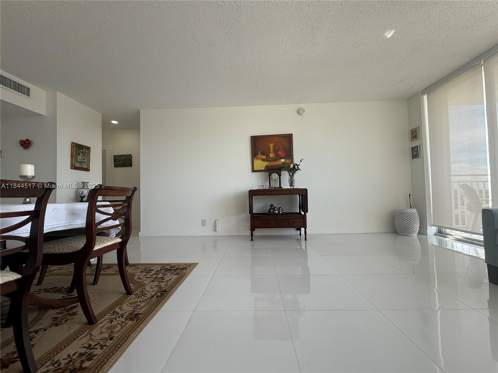 BAYVIEW TOWERS CONDO NORT - Residential