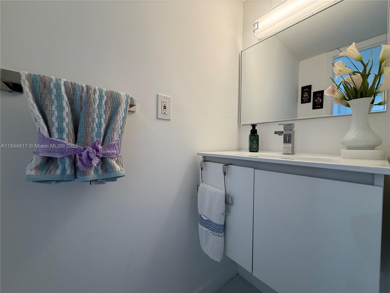 BAYVIEW TOWERS CONDO NORT - Residential