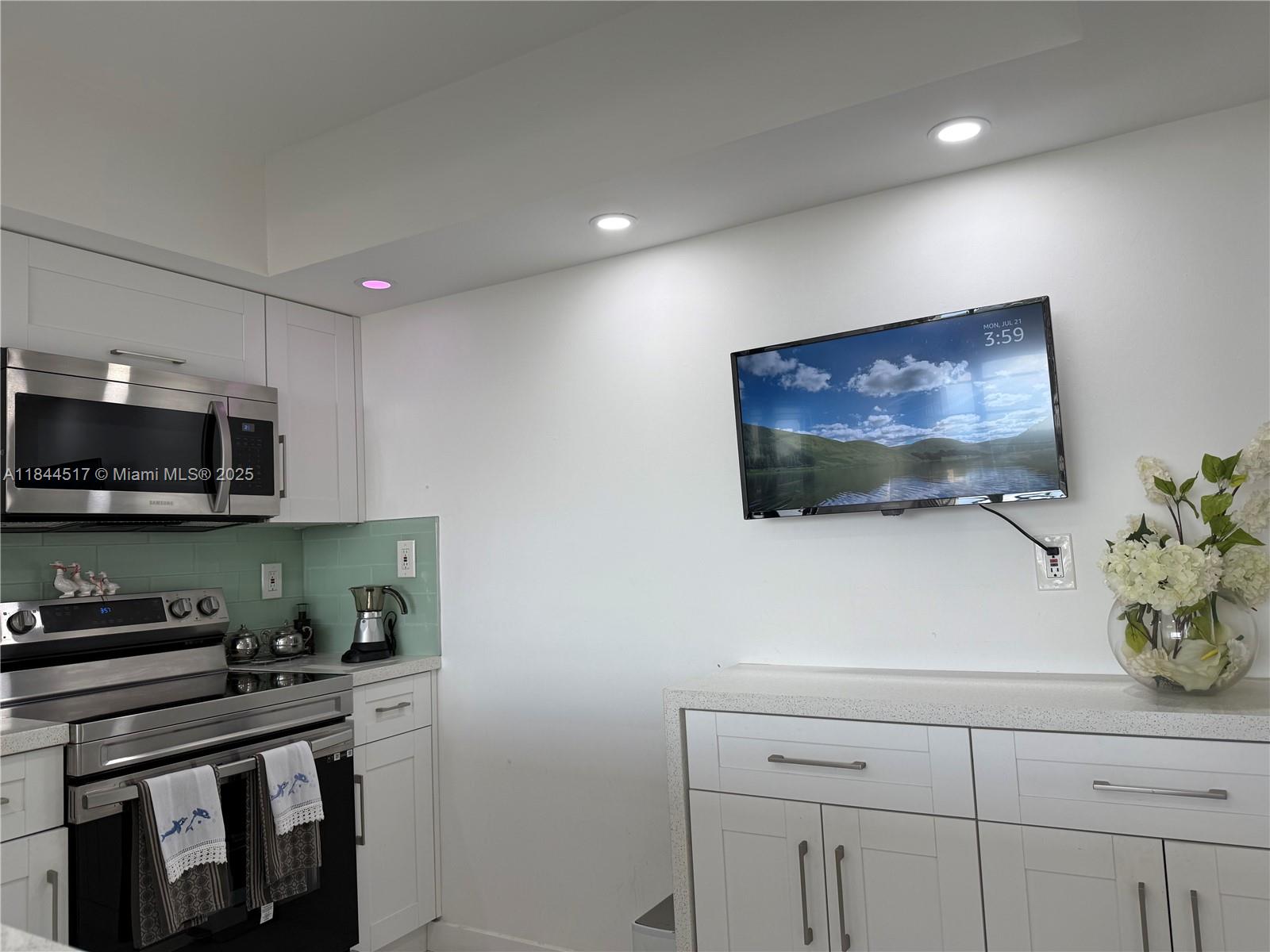 BAYVIEW TOWERS CONDO NORT - Residential