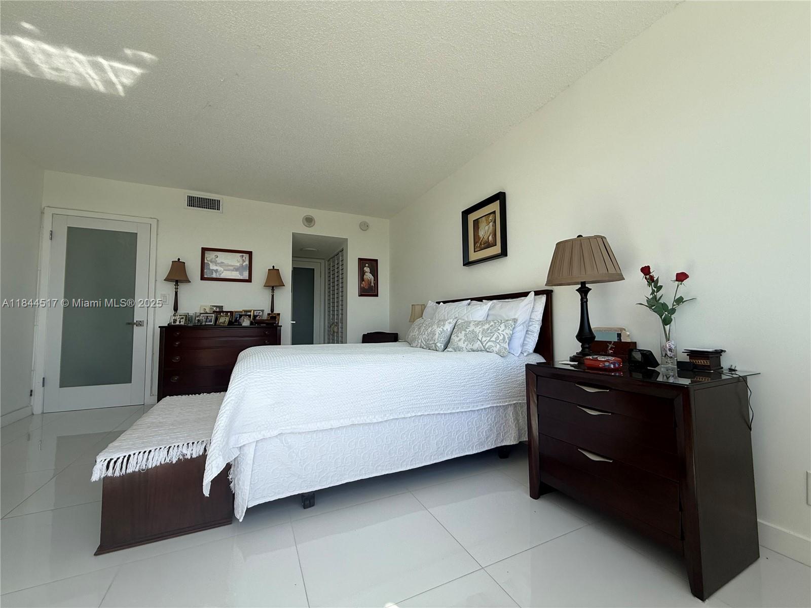 BAYVIEW TOWERS CONDO NORT - Residential