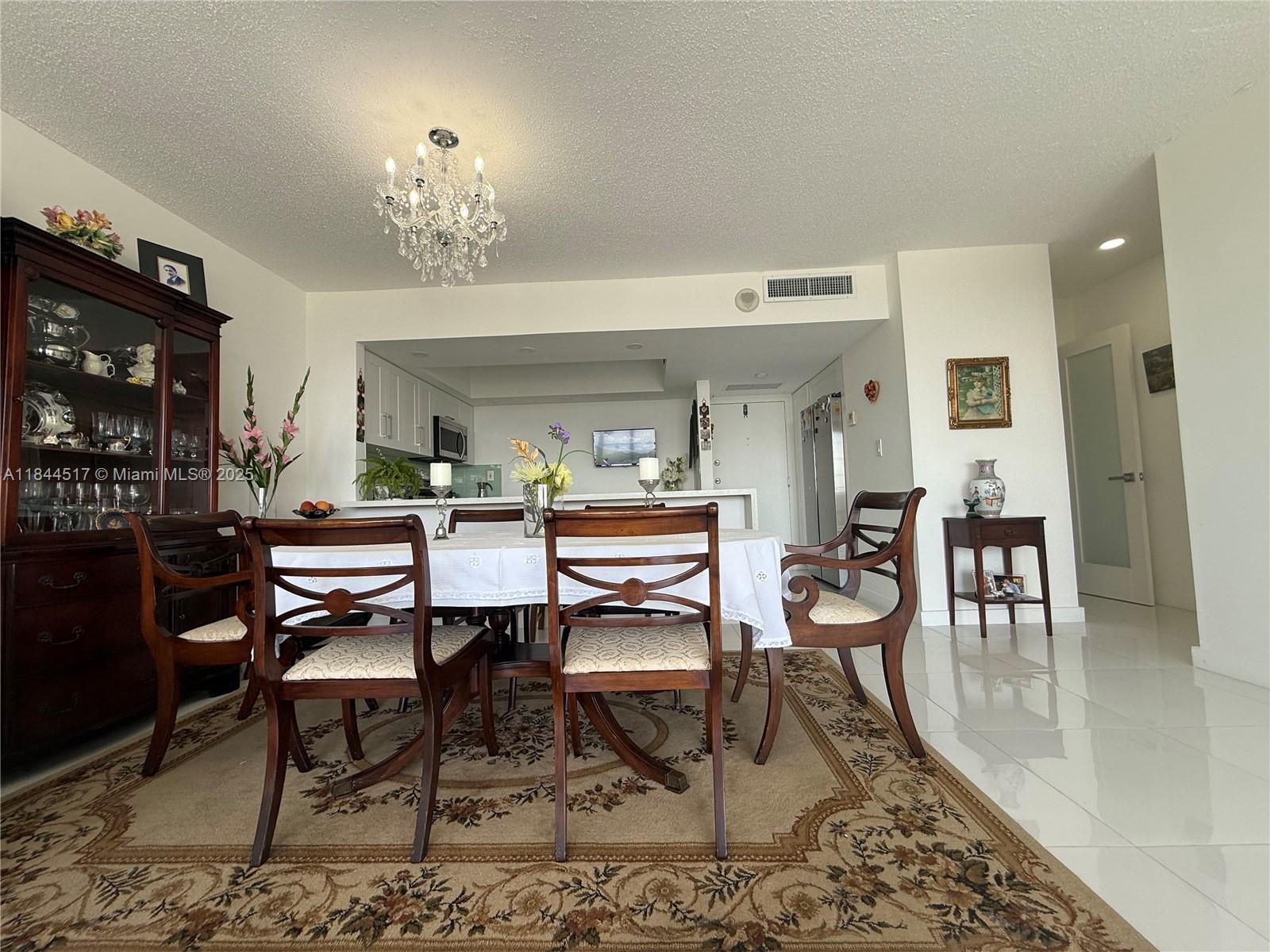 BAYVIEW TOWERS CONDO NORT - Residential