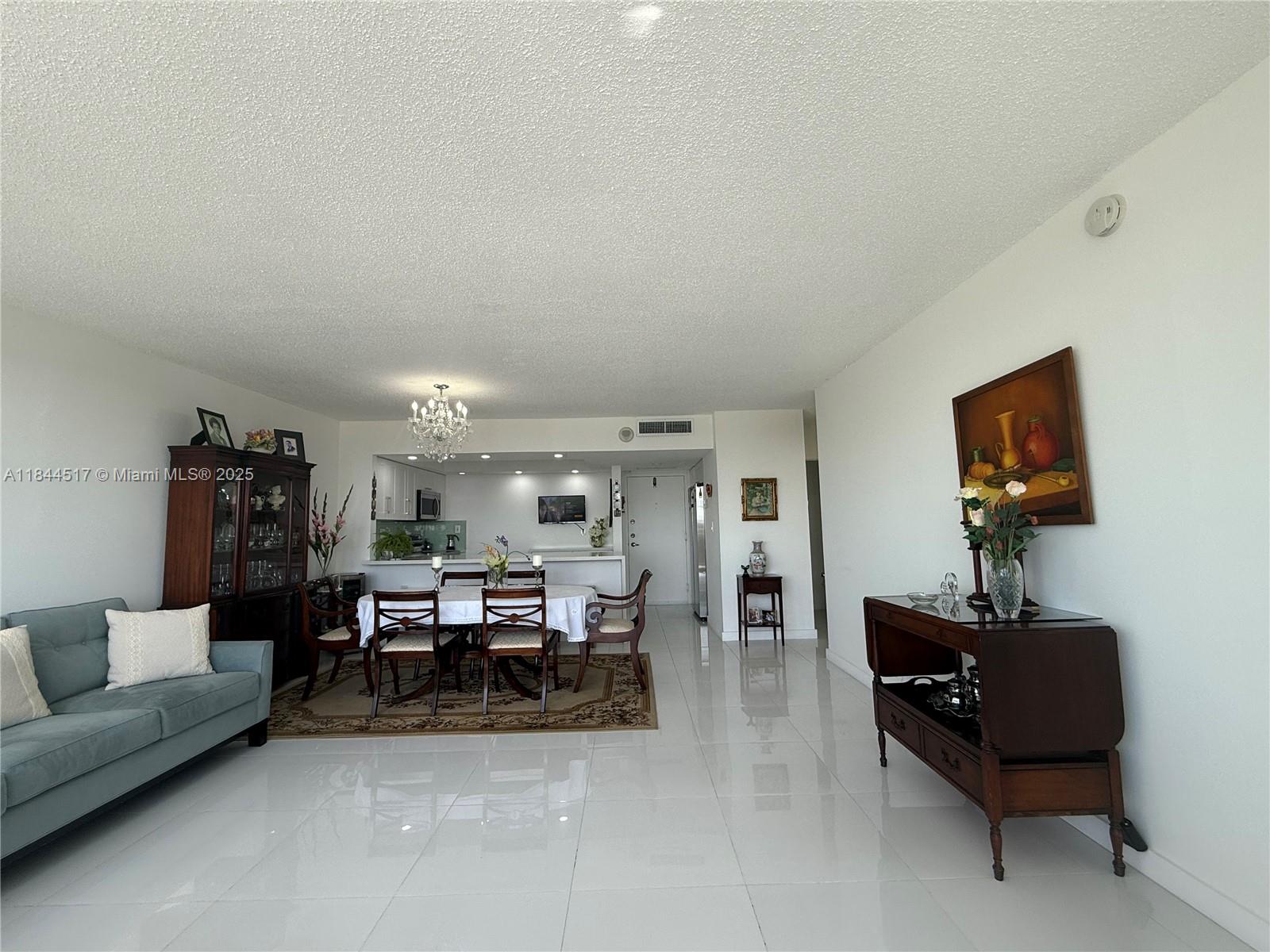 BAYVIEW TOWERS CONDO NORT - Residential