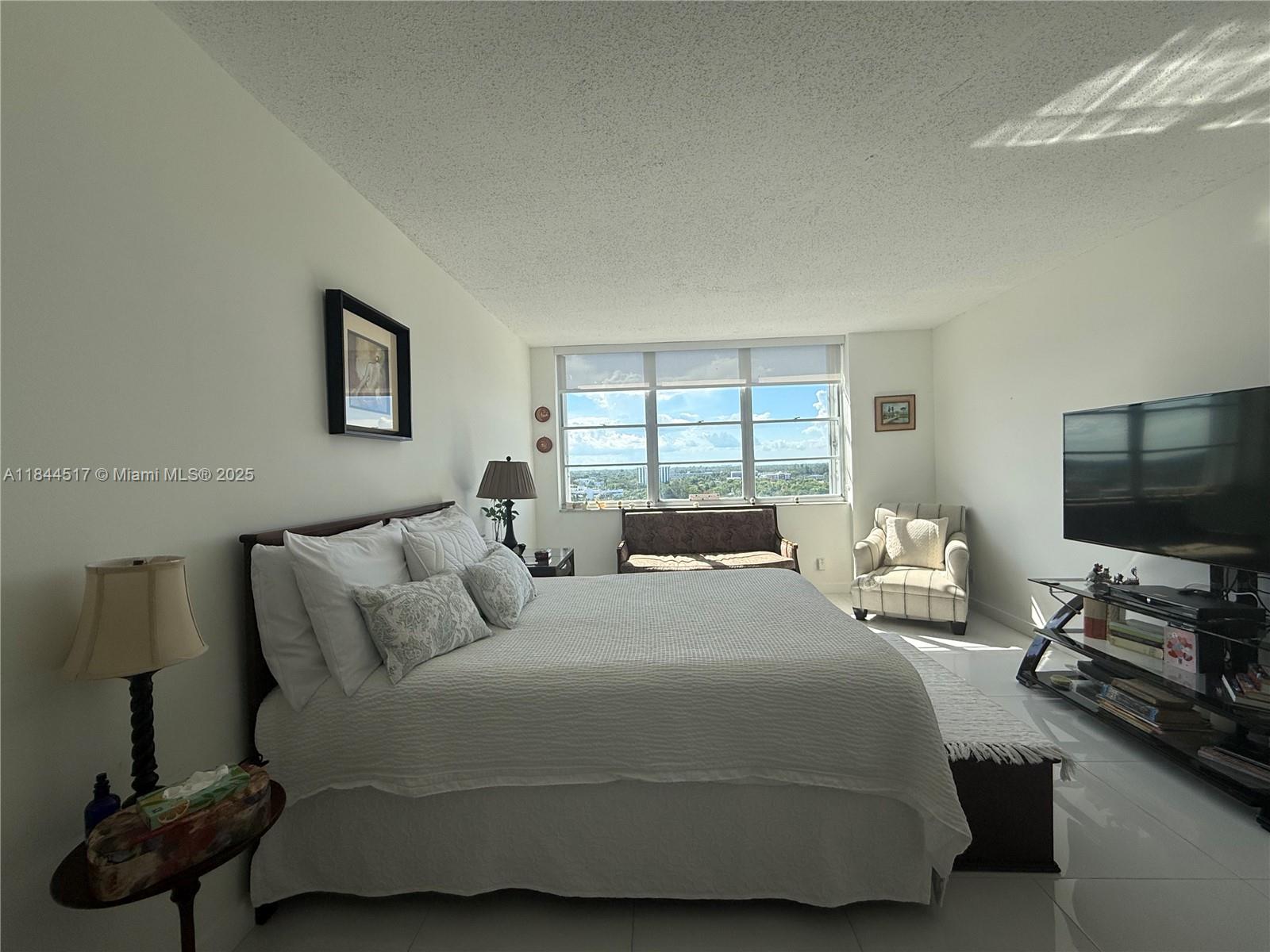 BAYVIEW TOWERS CONDO NORT - Residential