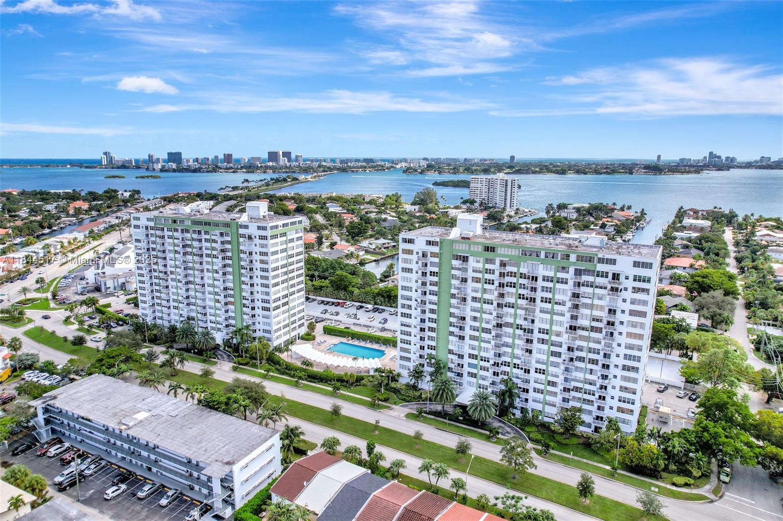 BAYVIEW TOWERS CONDO NORT - Residential