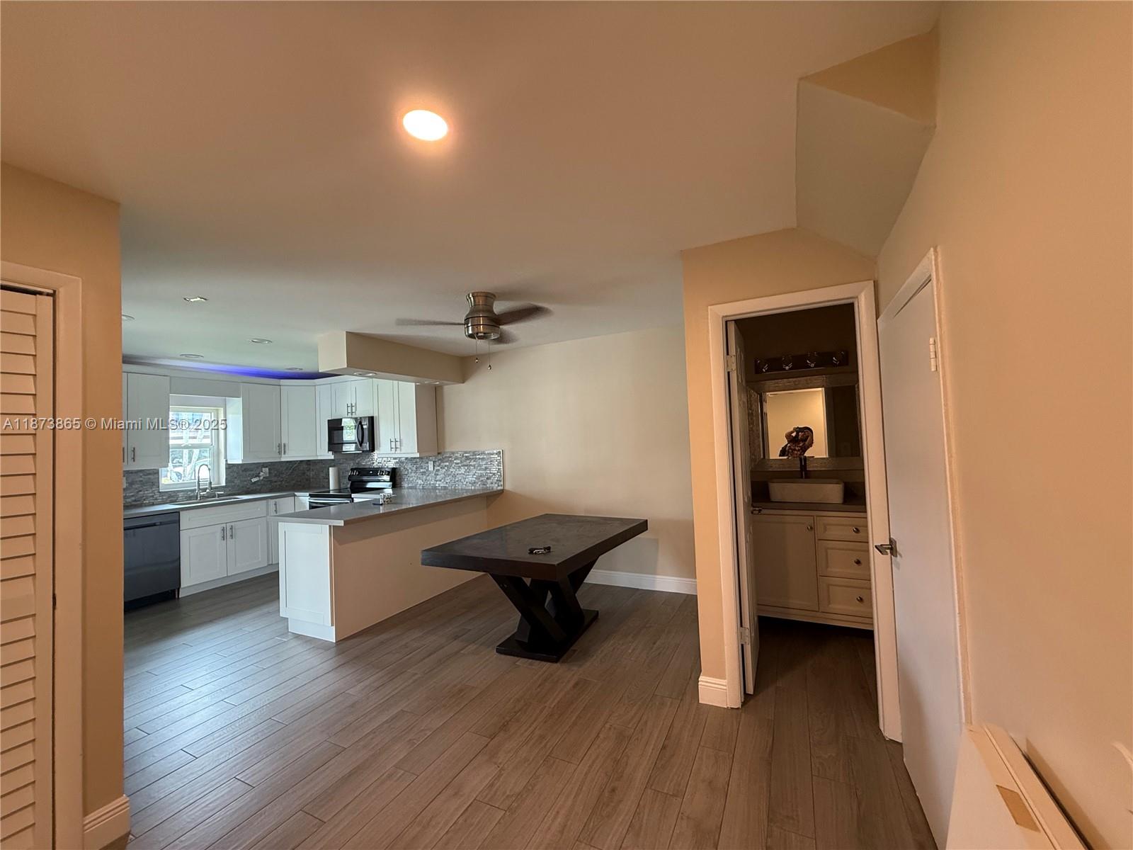 CHATEAU ON THE KNOLL - Residential Lease