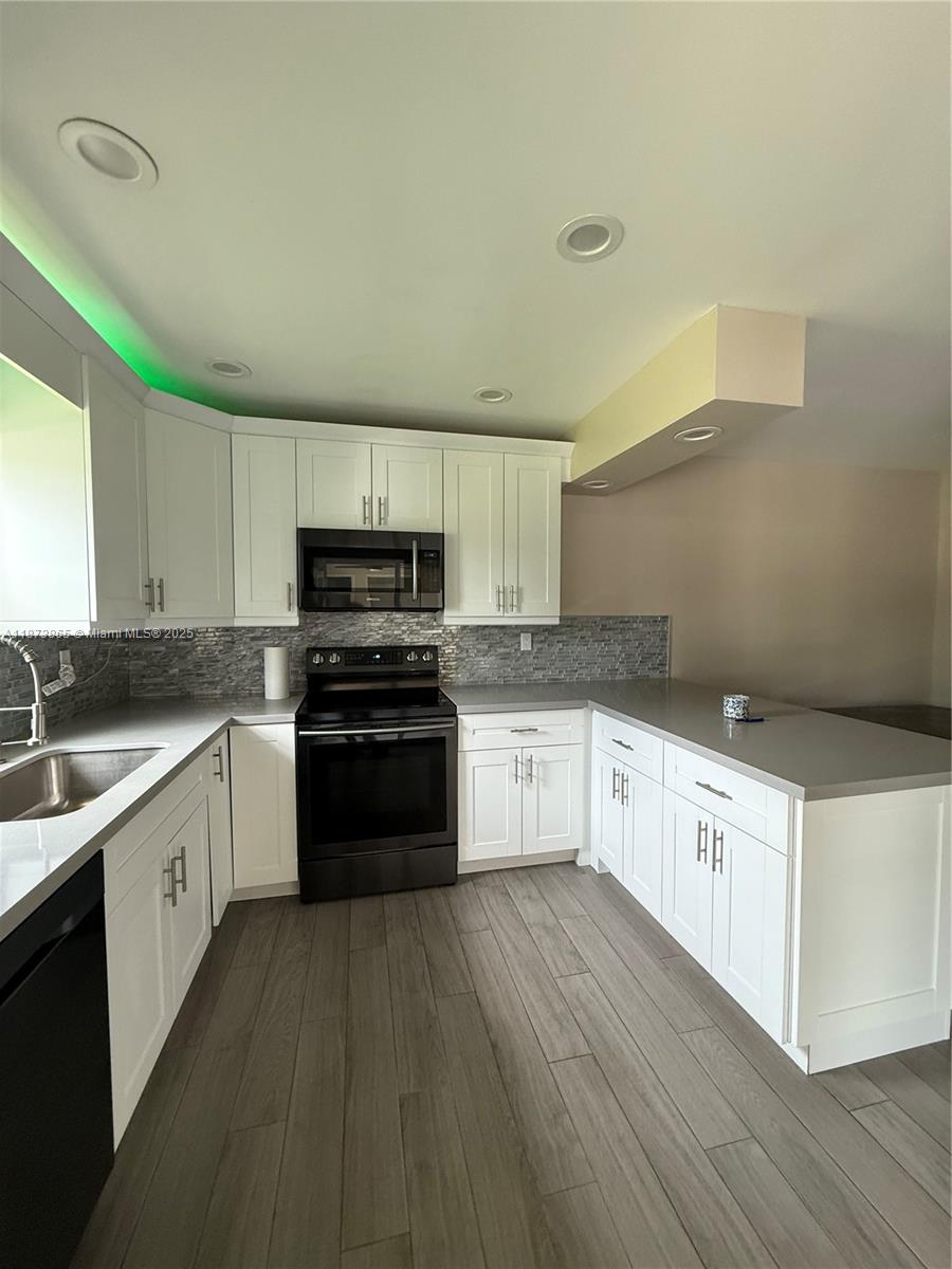 CHATEAU ON THE KNOLL - Residential Lease