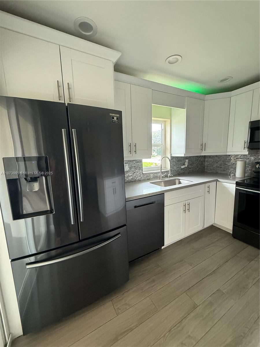 CHATEAU ON THE KNOLL - Residential Lease