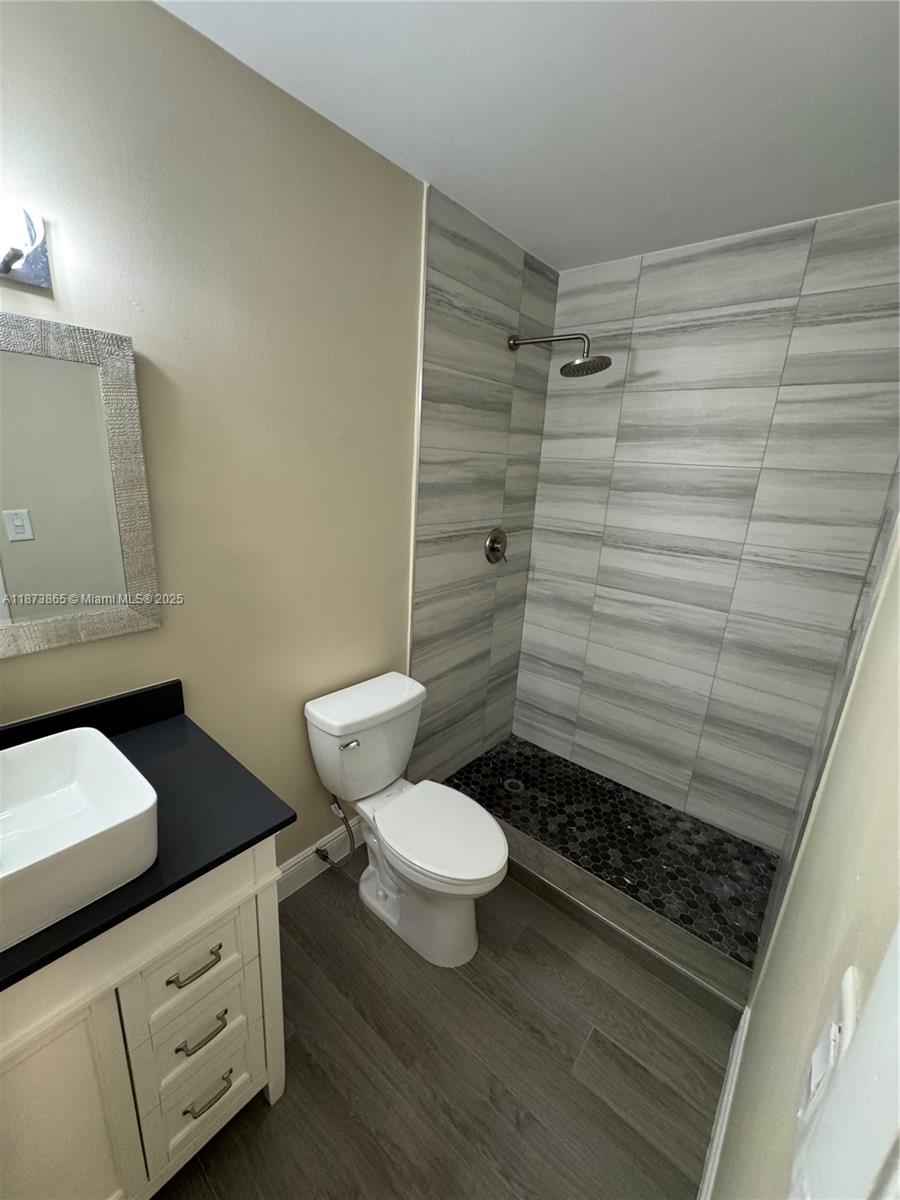 CHATEAU ON THE KNOLL - Residential Lease