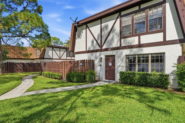 152 WEYBRIDGE CIR APT C, ROYAL PALM BEACH, FL 33411 - Image edacdc3779a6e1c19e617ca939bf0738/789432279