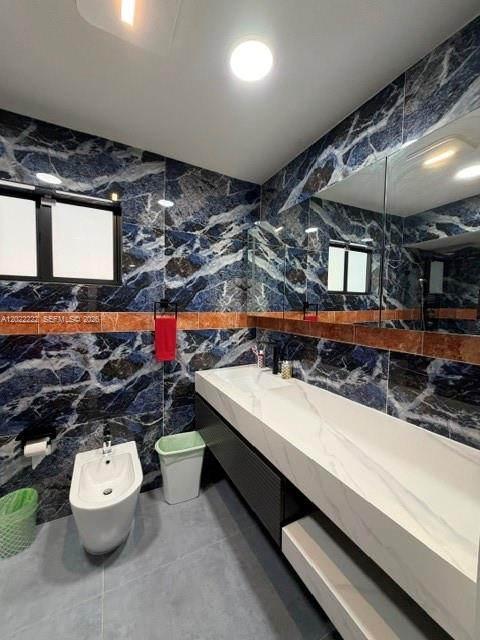 8900 INTERIM-AWAIT SPECIFI - Residential