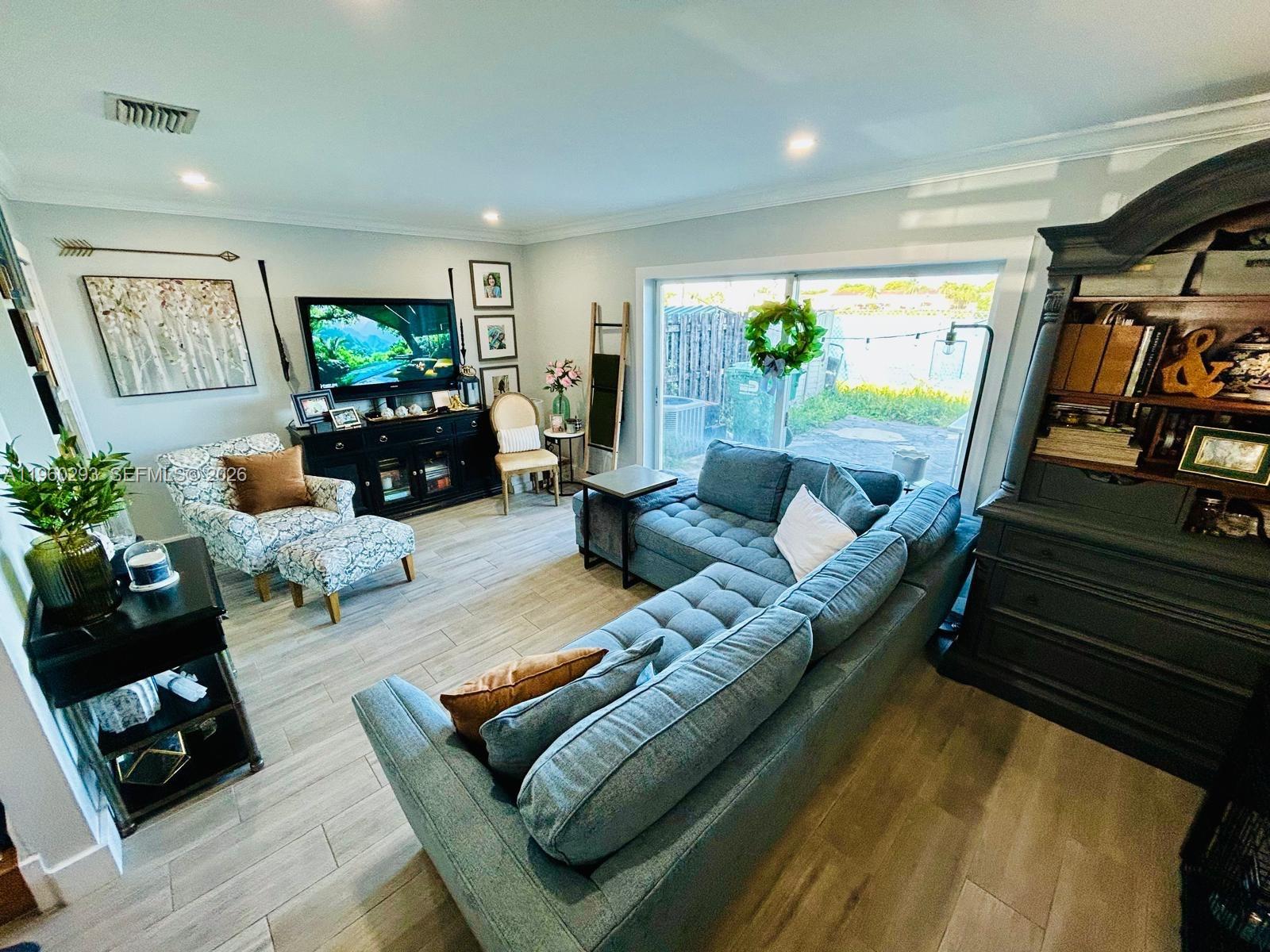 WEITZER SERENA LAKES TOWN - Residential