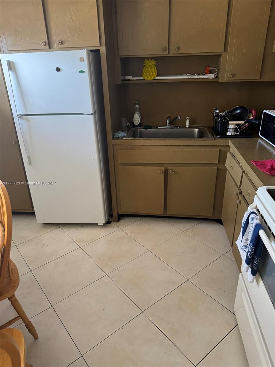 SIXTH MOORINGS CONDO - Residential