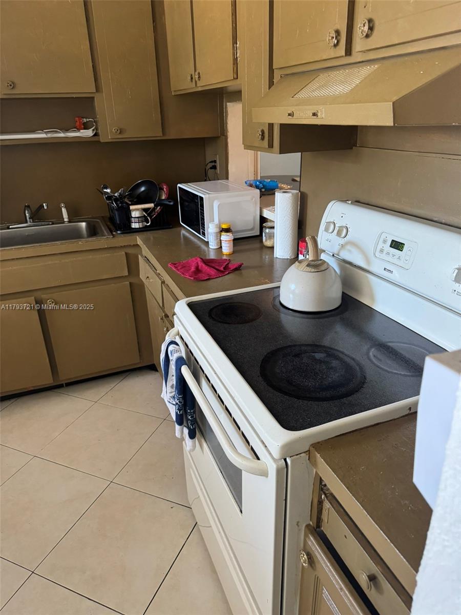 SIXTH MOORINGS CONDO - Residential