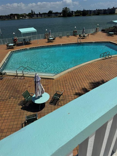 18555 NE 14th Ave 602 Miami FL 33179