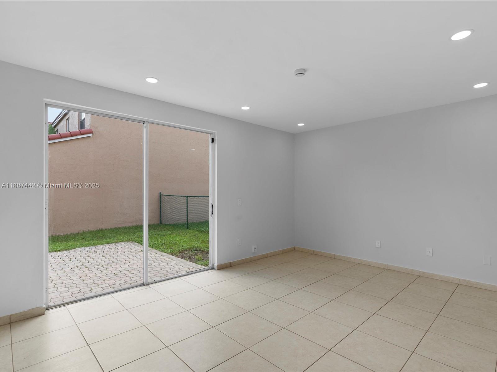 RAMBLEWOOD SOUTH - Residential
