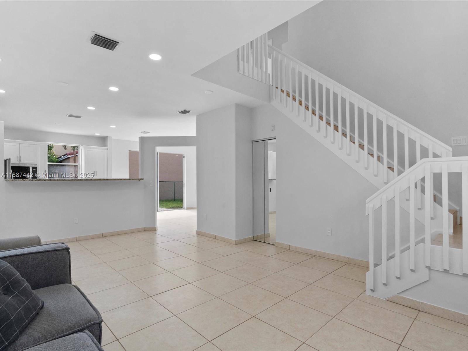 RAMBLEWOOD SOUTH - Residential
