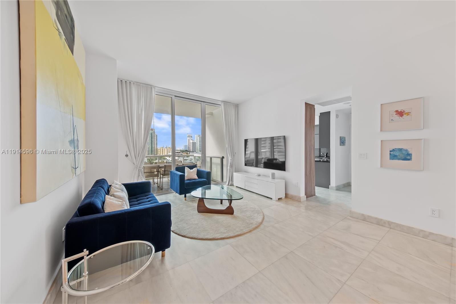 CONTINUUM ON SOUTH BEACH - Residential Lease