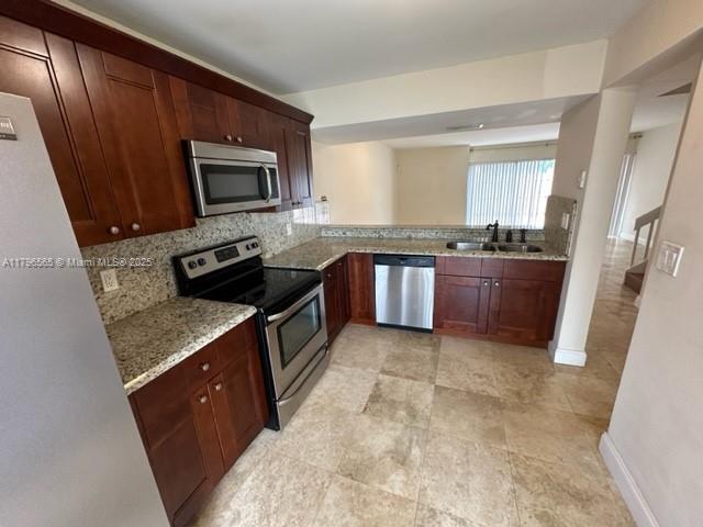 878 Crystal Lake Dr