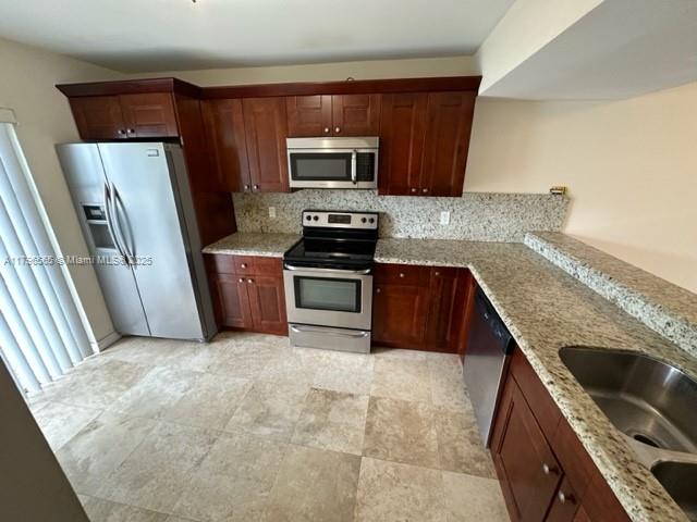 878 Crystal Lake Dr