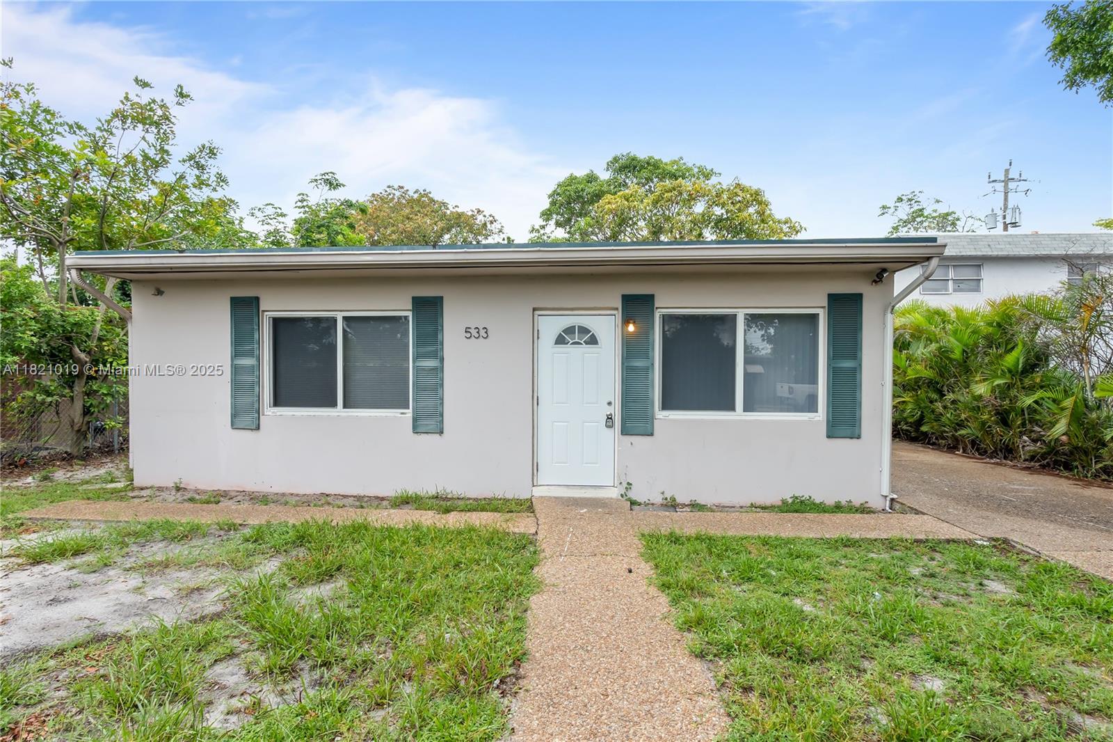 Property for Sale at 533 Nw 20th Ave, Fort Lauderdale, Broward County, Florida - Bedrooms: 4 
Bathrooms: 2  - $400,000