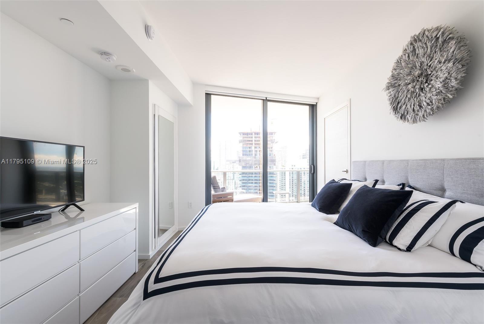 801 SMA RESIDENCES CONDO - Residential