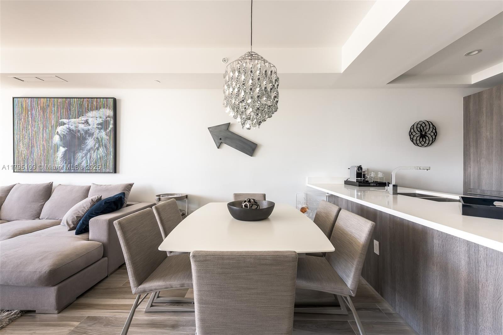 801 SMA RESIDENCES CONDO - Residential