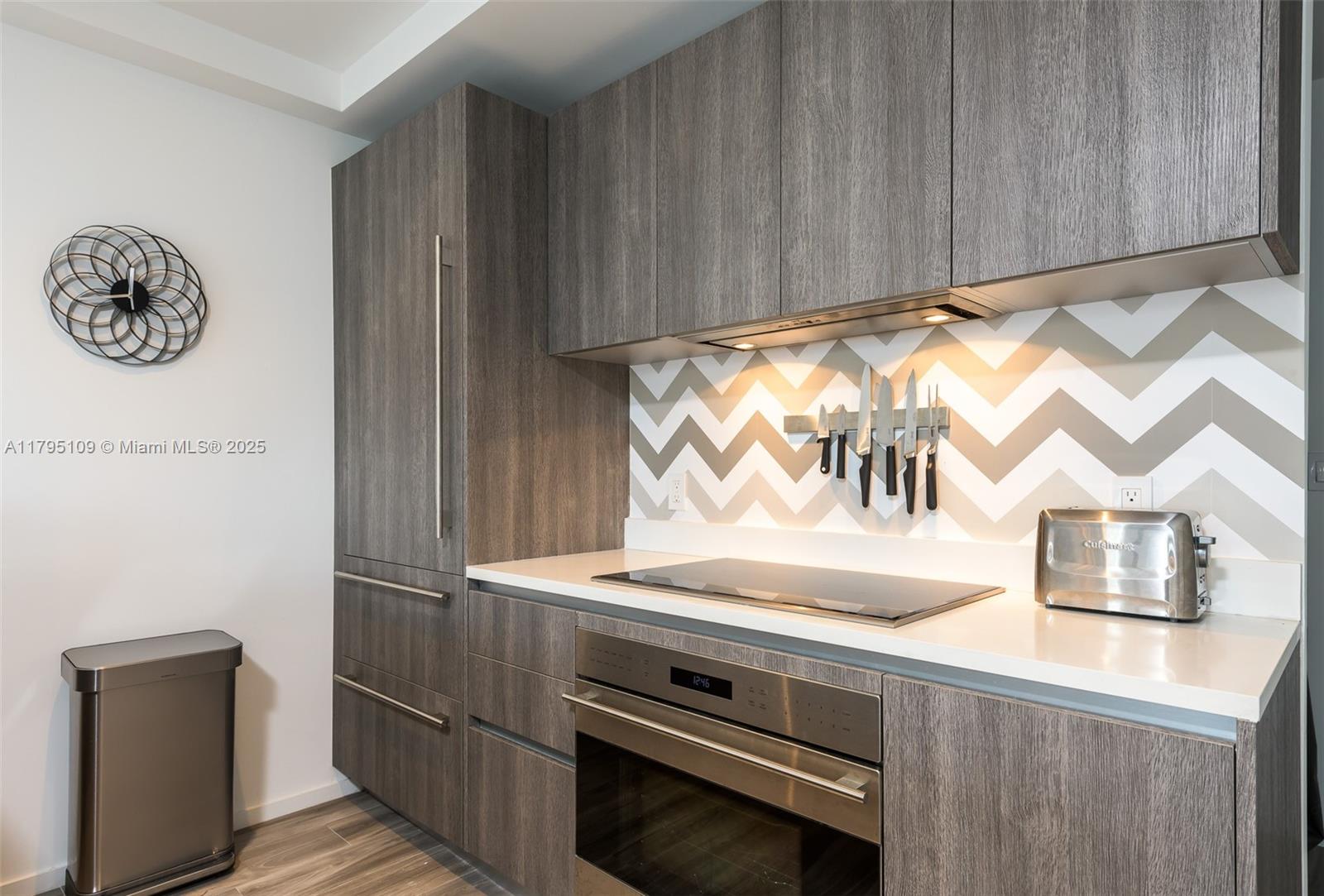 801 SMA RESIDENCES CONDO - Residential
