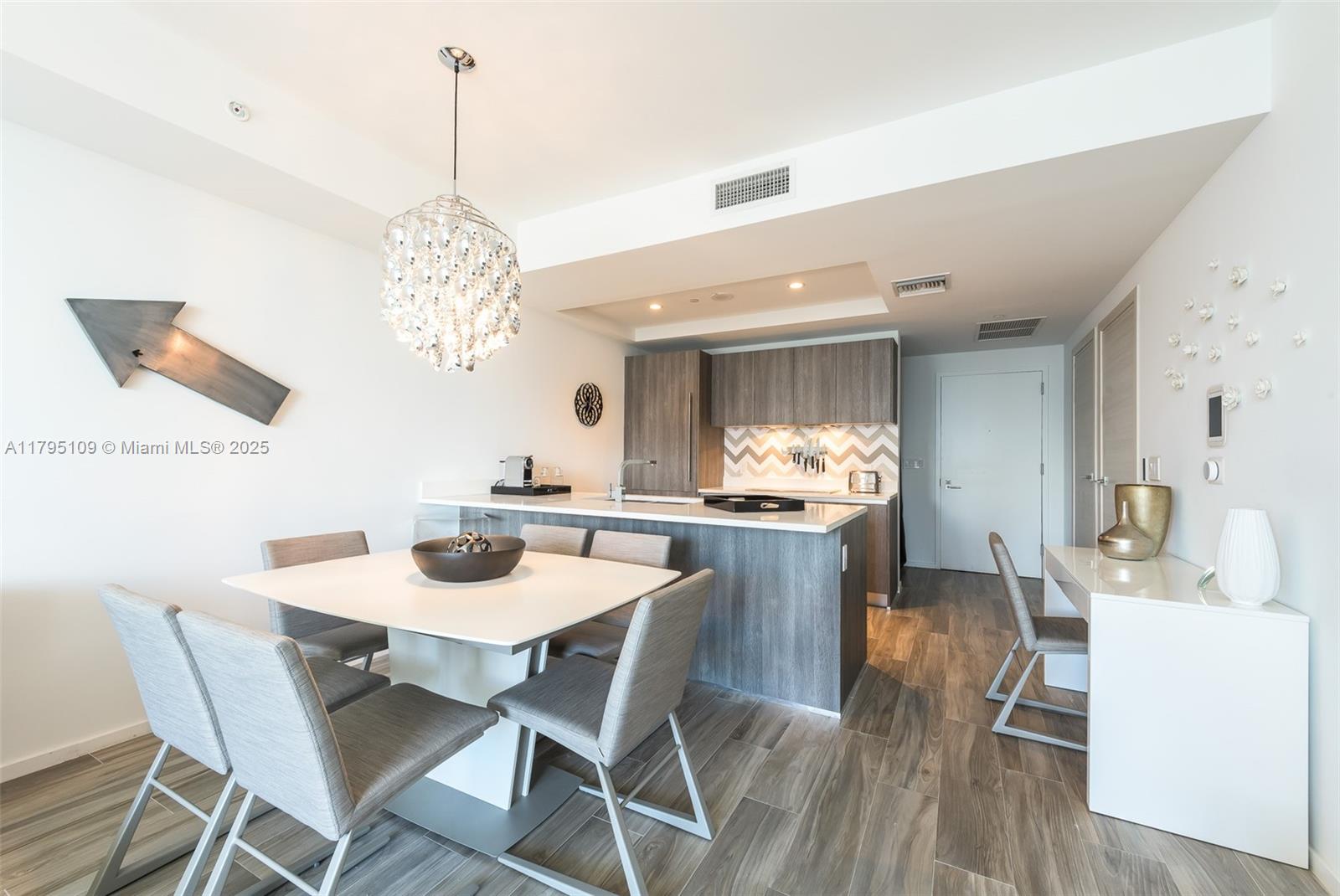 801 SMA RESIDENCES CONDO - Residential