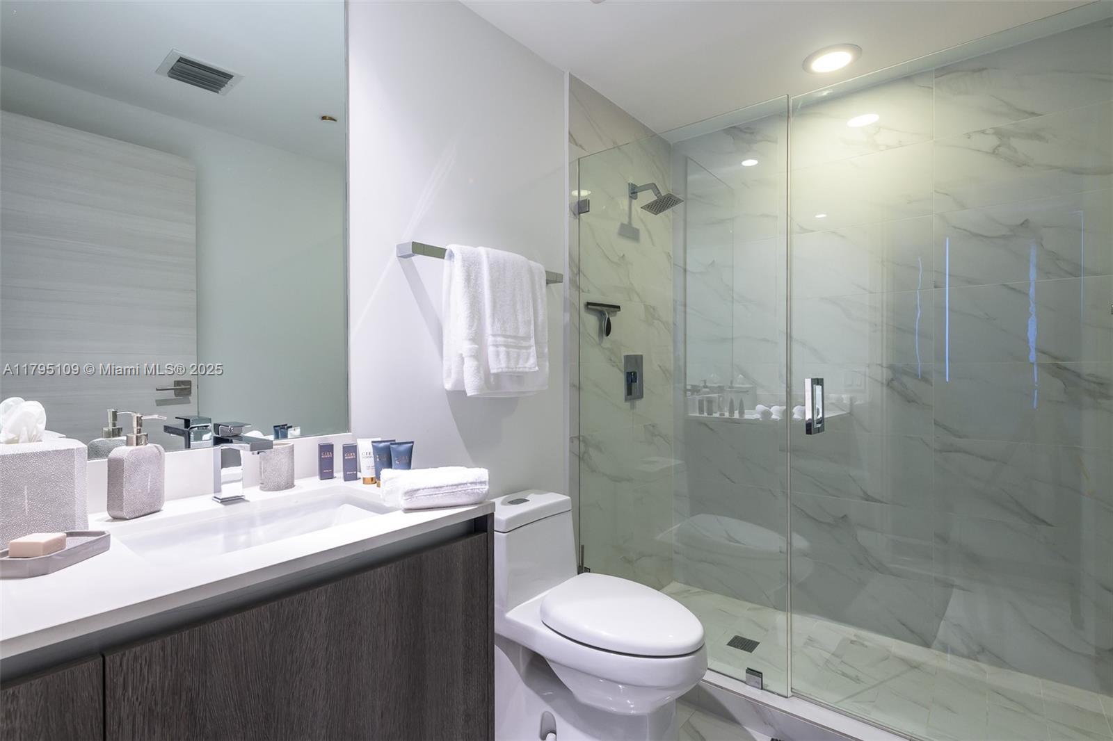 801 SMA RESIDENCES CONDO - Residential