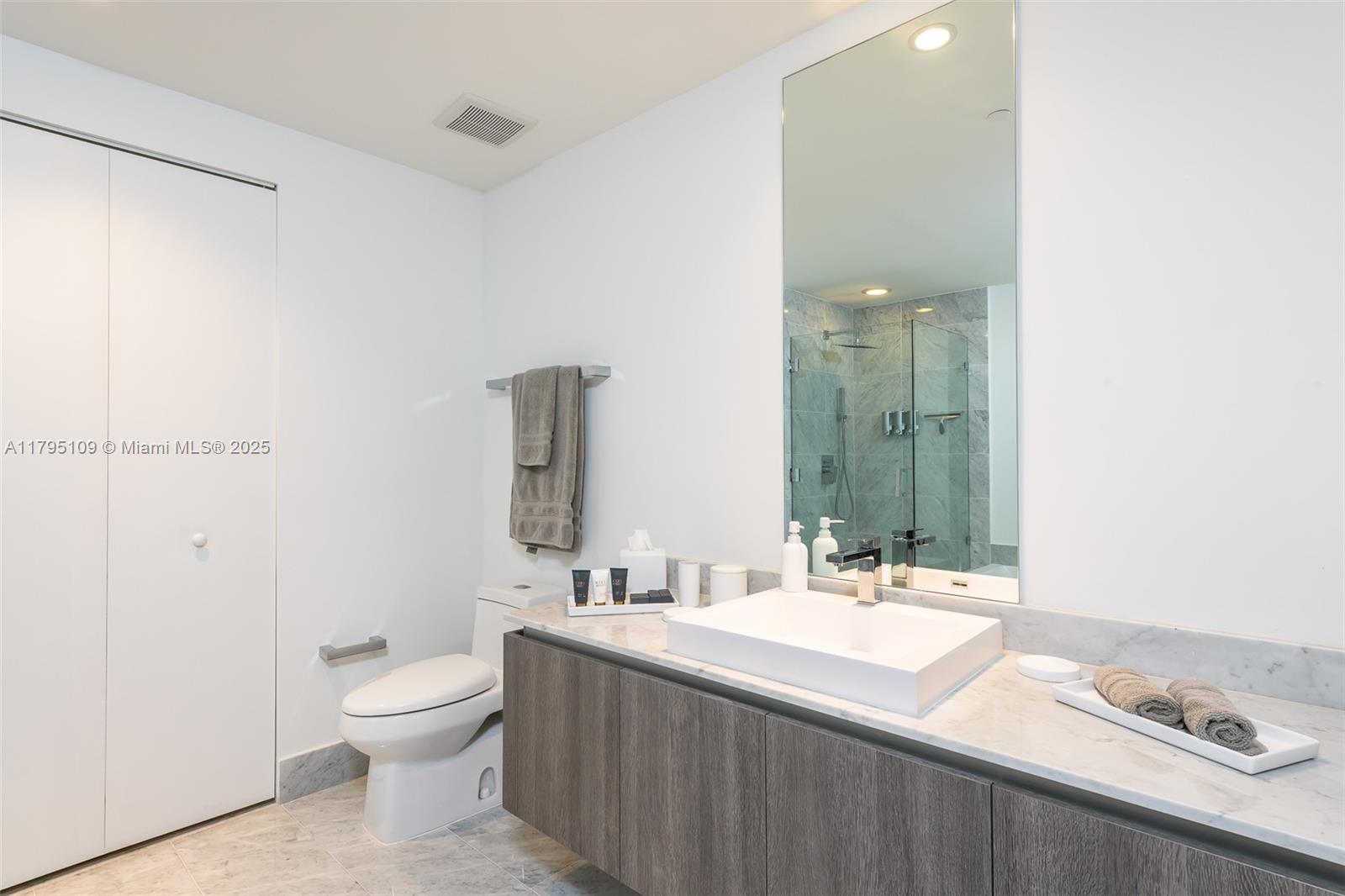 801 SMA RESIDENCES CONDO - Residential