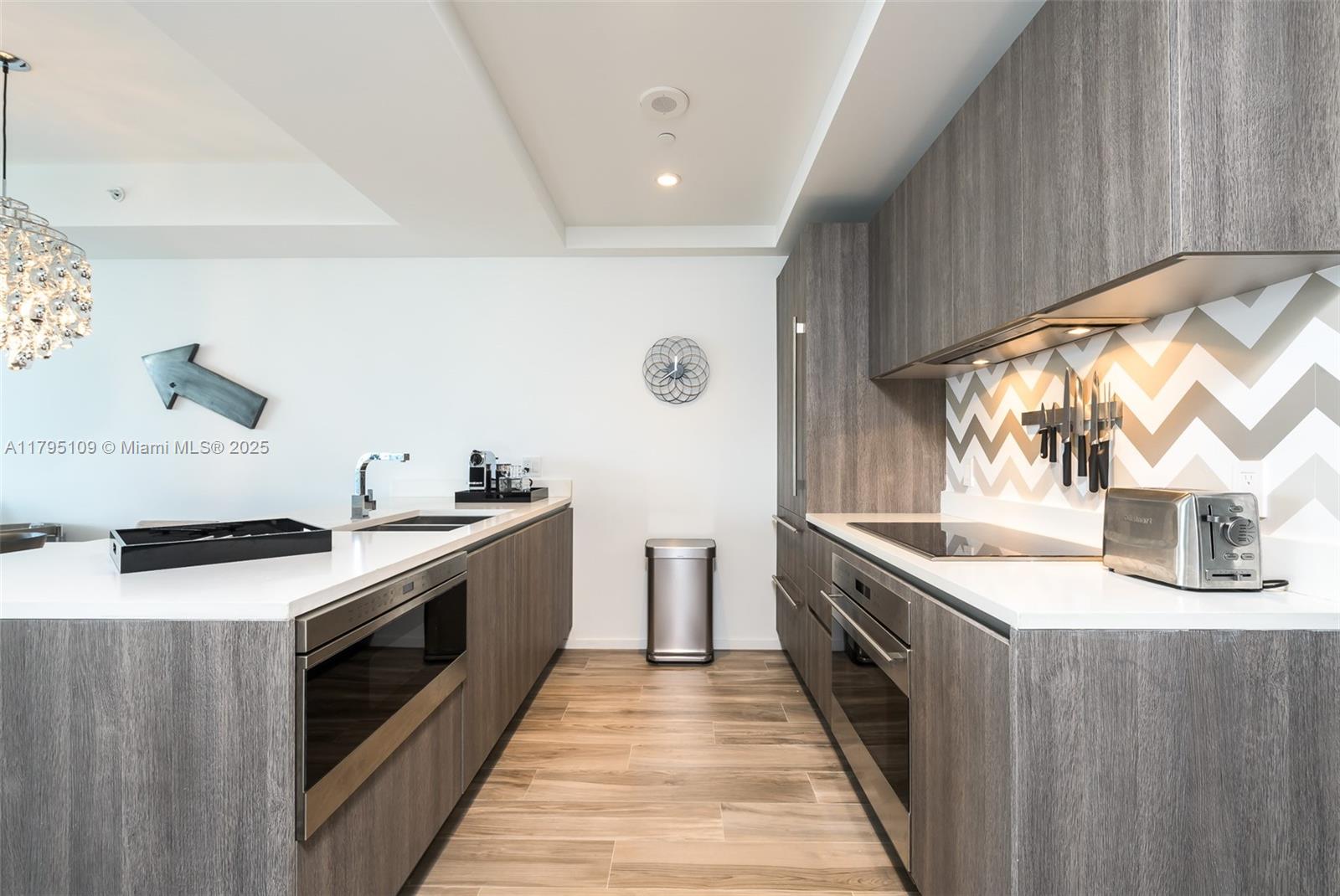 801 SMA RESIDENCES CONDO - Residential