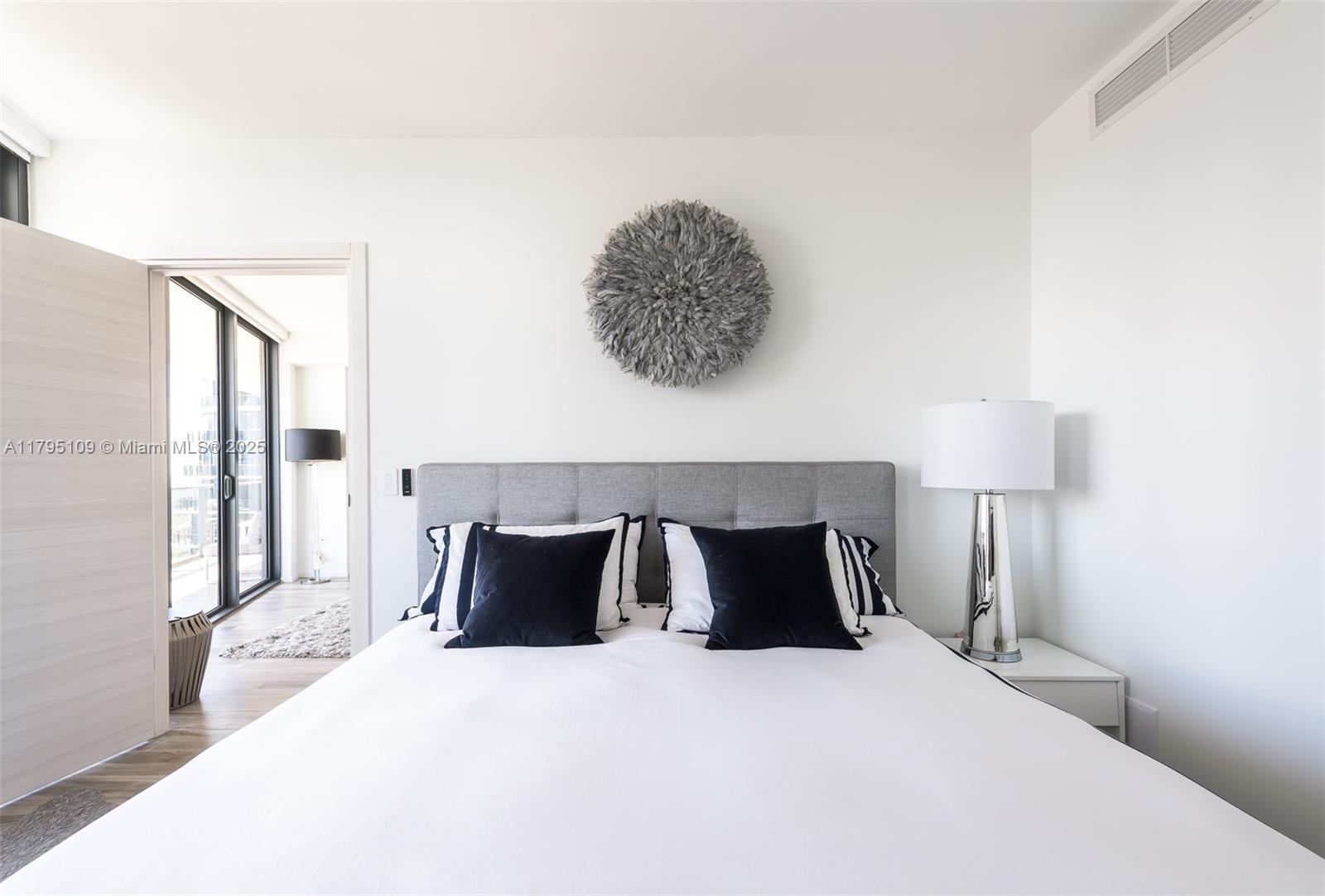 801 SMA RESIDENCES CONDO - Residential