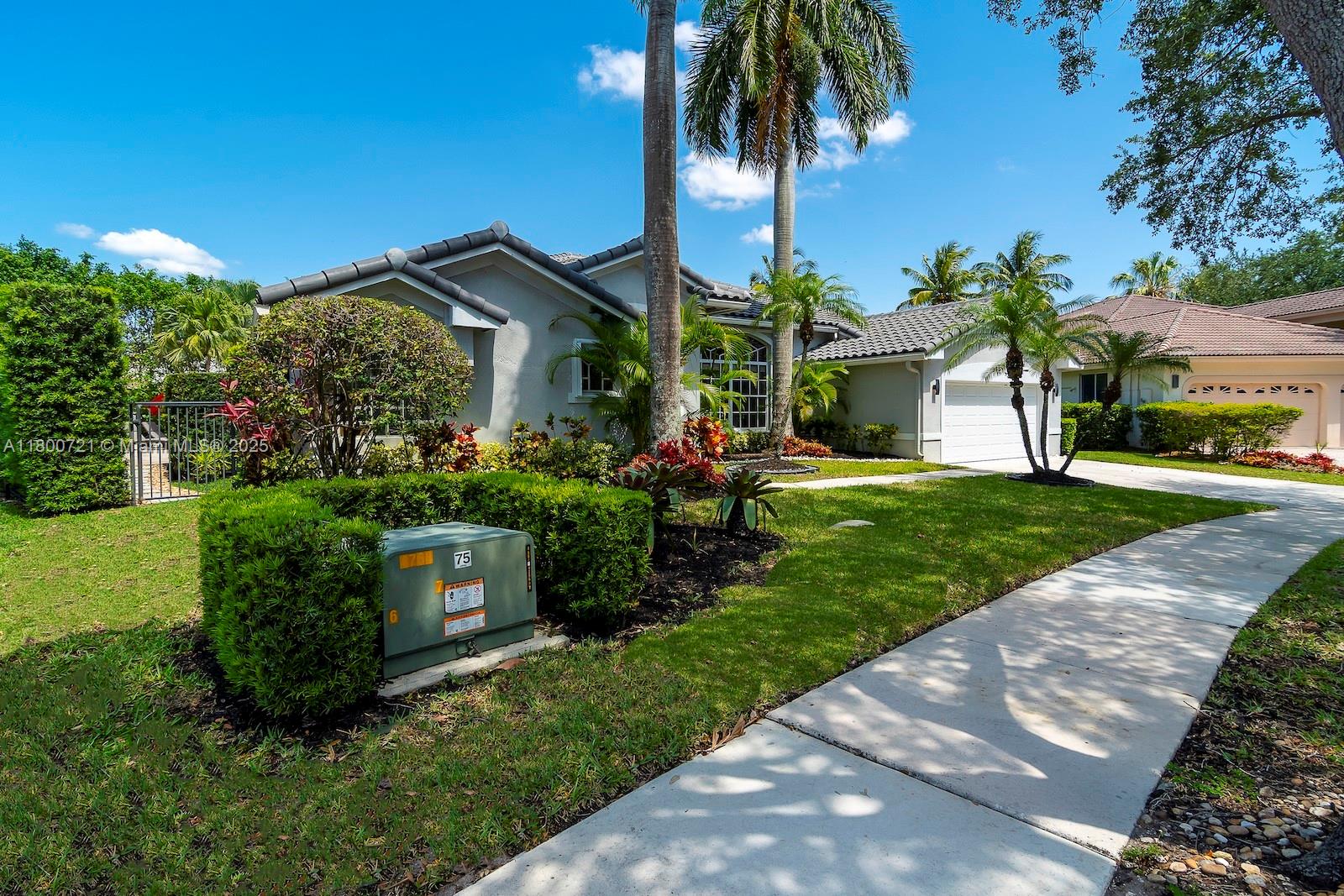 218 Egret Ct, Weston, FL, 33327/$1,595,000 1 218 Egret Ct