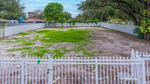 2476 NW 97th St Miami FL 33147