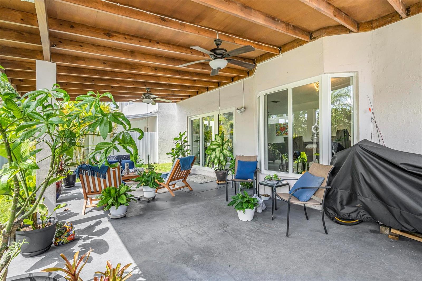 ROGER HOMES - Residential