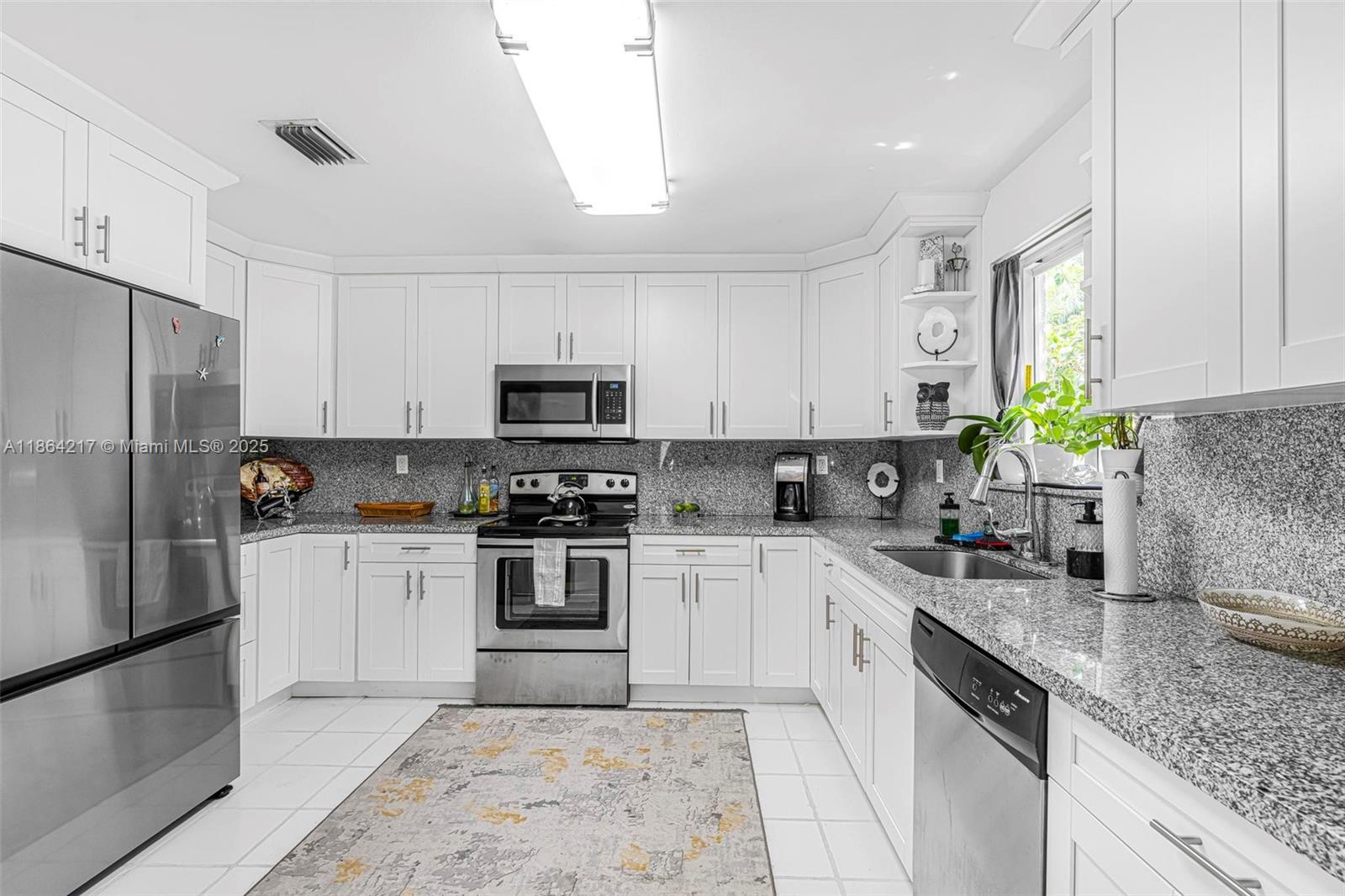 ROGER HOMES - Residential