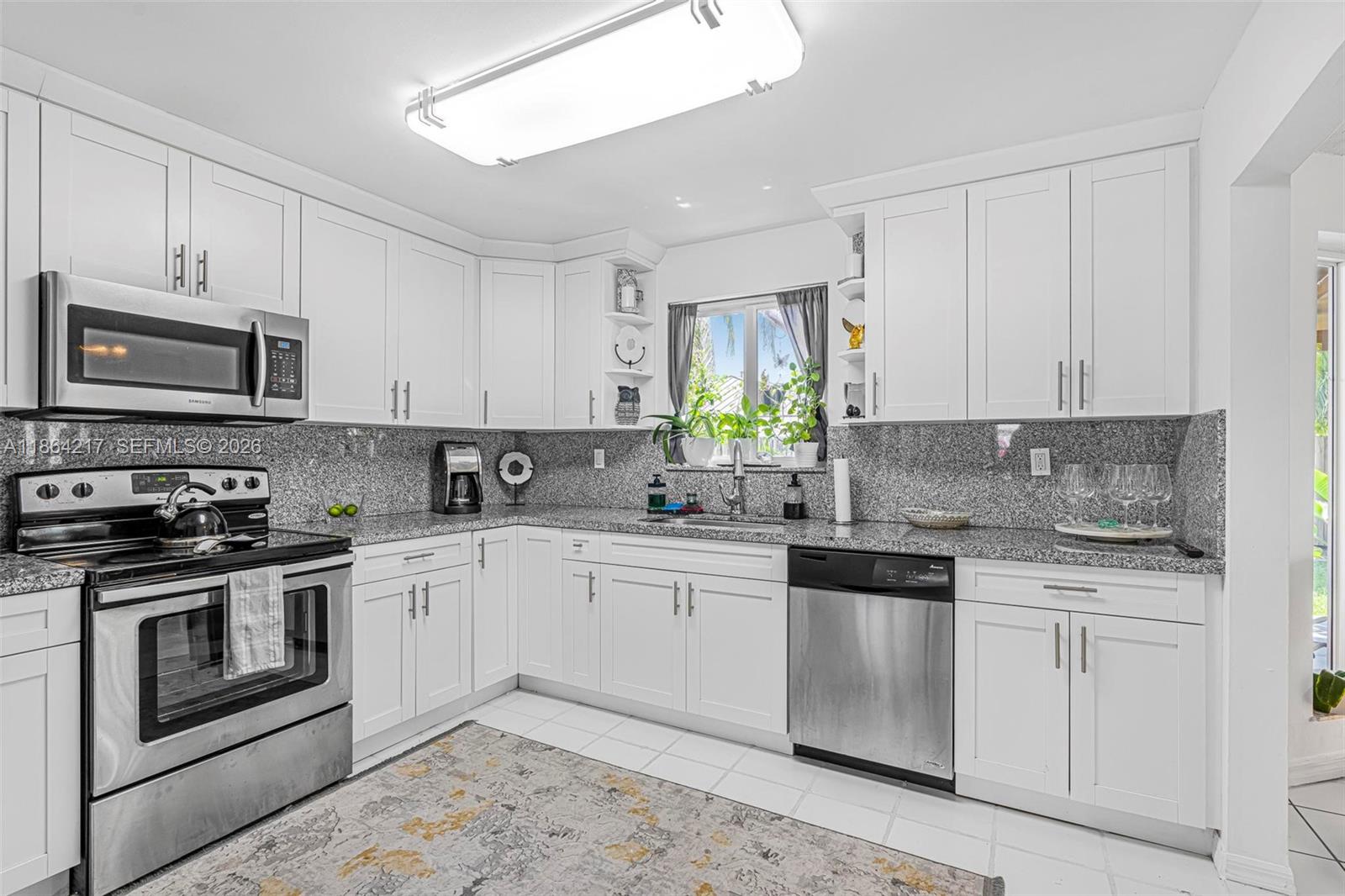 ROGER HOMES - Residential