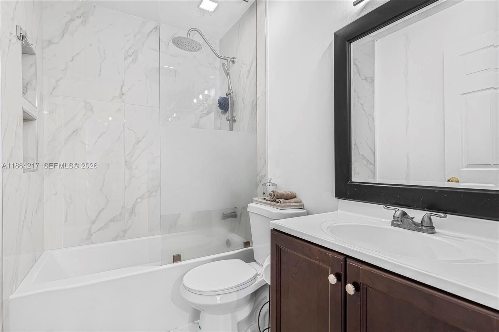 ROGER HOMES - Residential