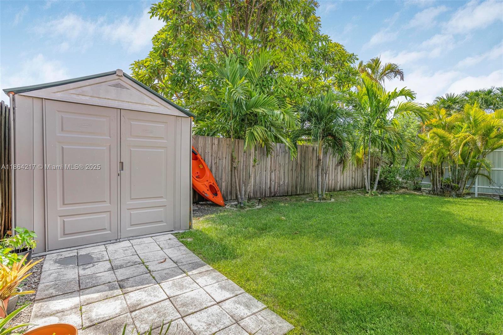 ROGER HOMES - Residential