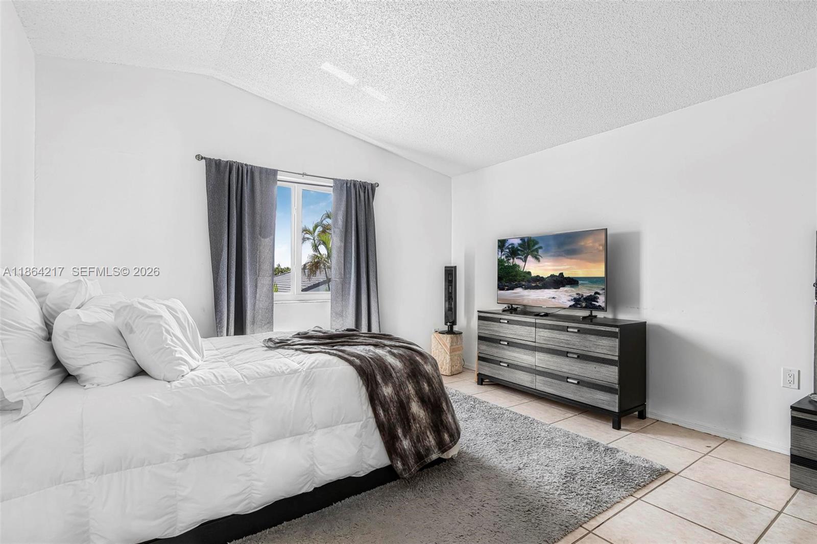 ROGER HOMES - Residential