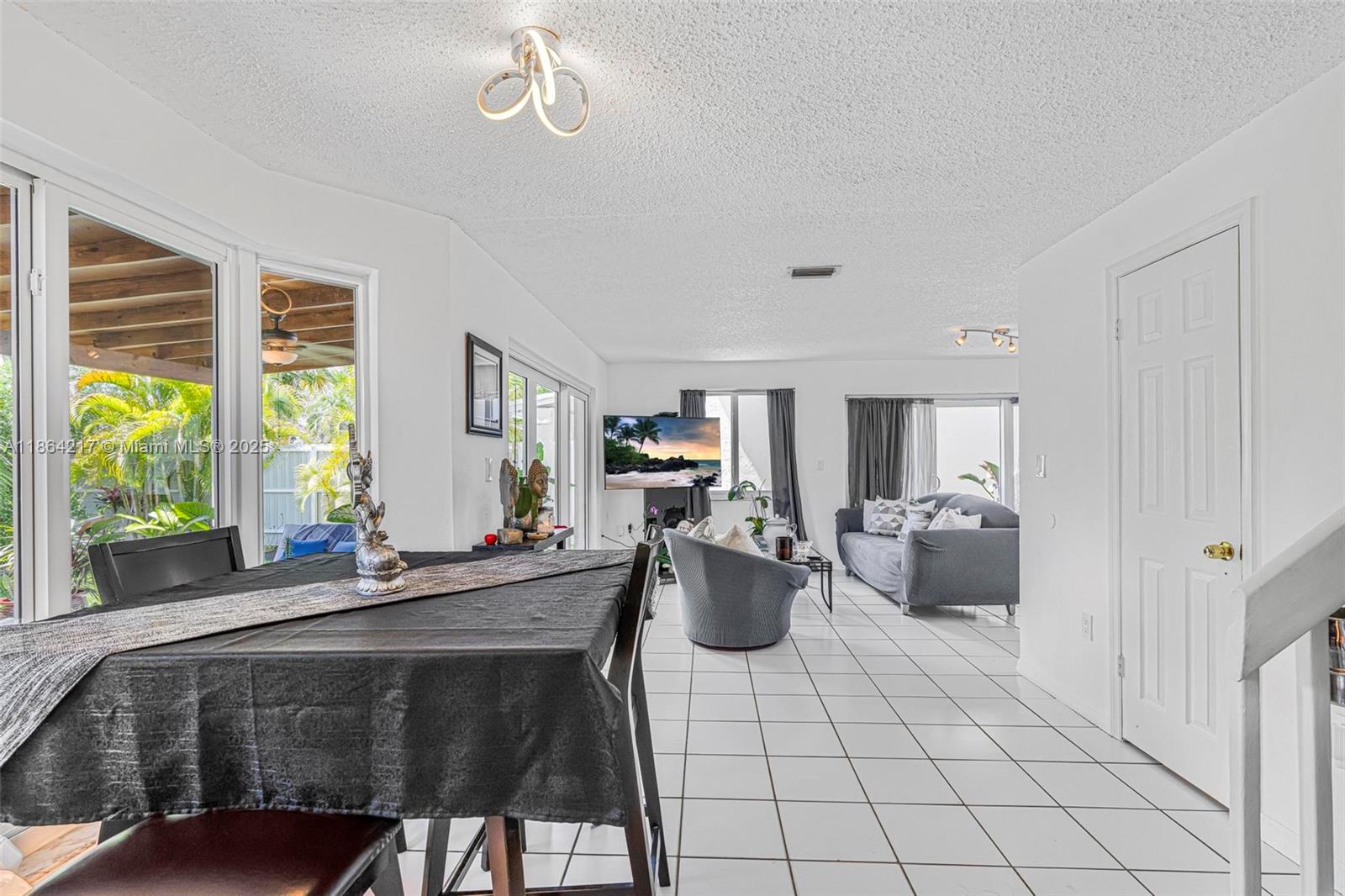 ROGER HOMES - Residential